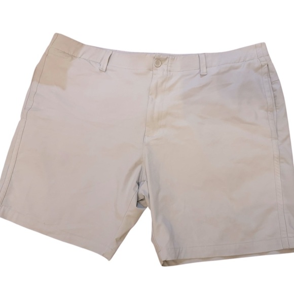 Under armour gray performance golf shorts sz 44 in excellent like-new condition - Picture 3 of 4